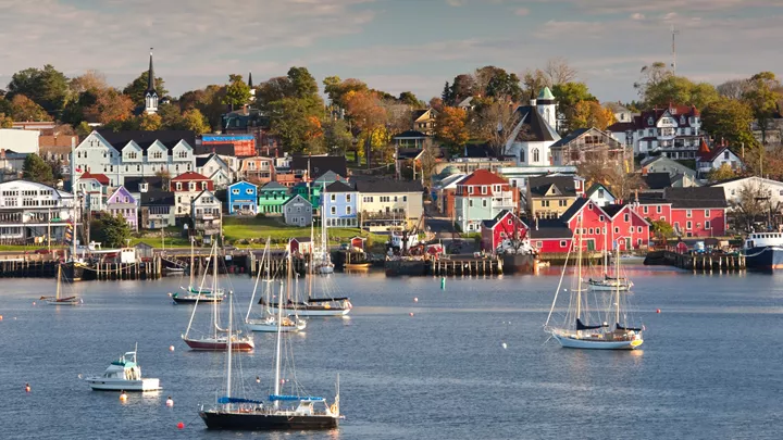 waterfront-view-lunenburg-nova-scotia-canada-16