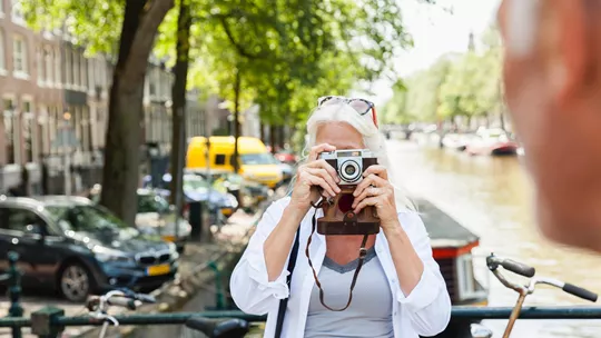 woman-man-camera-picture-amsterdam-netherlands-1
