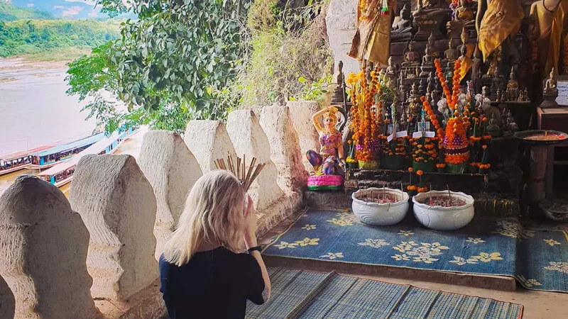 visit-pak-ou-caves-luang-prabang-laos-2