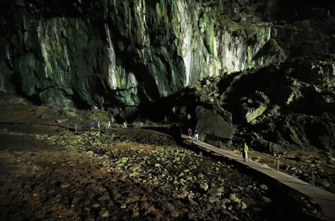 Deer-Cave-Mulu-1