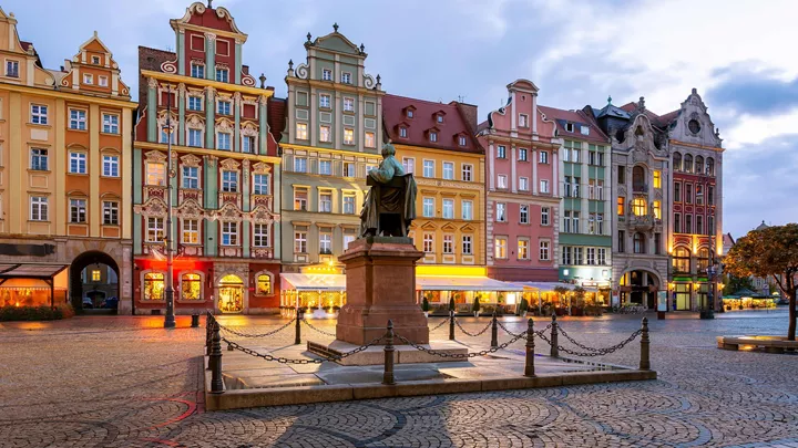 aleksander-fredro-statue-wroclaw-poland-1