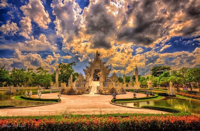 white temple of Chiang Rai