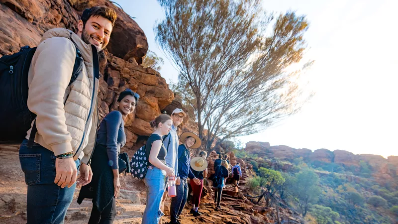 0h9a0960-uluru-_-1 (1)