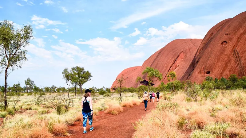 ayers-rock-uluru-kata-tjuta-national-park-australia-1
