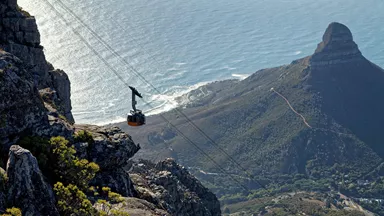 cableway-table-mountain-cape-town-south-africa-2