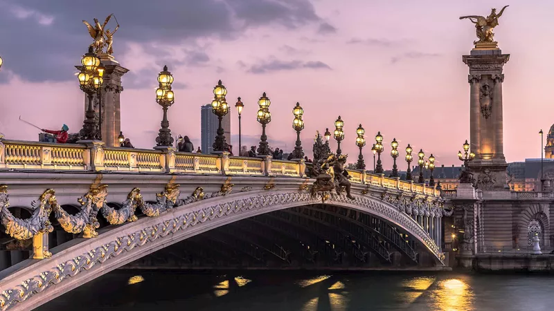 pont-alexandre-iii-bridge-paris-france-1