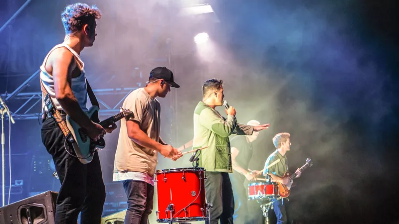 private-showcase-performance-from-festival-artist-wanaka-new-zealand-11