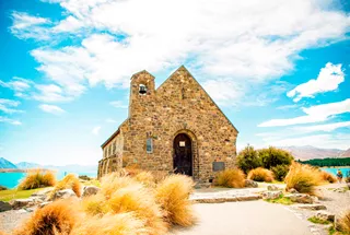see-the-historic-church-of-the-good-shepard-lake-tekapo-new-zealand-10