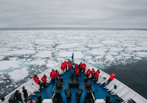 SVALBARD CIRCUMNAVIGATION AND KVITรYA (IN - DEPTH EXPLORATION IN THE LAND OF THE POLAR BEAR)