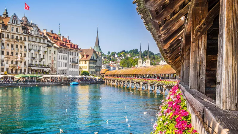 chapel-bridge-lucerne-switzerland-1