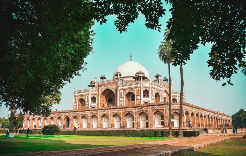 10D9N DELHI – GAYA – VARANASI – PRAYAGRAJ – AYODHYA